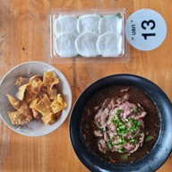 ก๋วยเตี๋ยวเรือ”นรกแตก” สาขาบางแสน