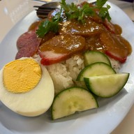 ร้านคู่อร่อย ก๋วยเตี๋ยวหลอดทรงเครื่อง เปาะเปี๊ยะสดปูทะเล( เจ้าเก่าหน้าอำเภอ)