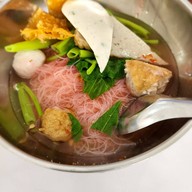 เมนูของร้าน สอาด ก๋วยเตี๋ยวลูกชิ้นปลา เย็นตาโฟเสวย - สามกษัตริย์