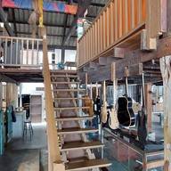 บ้านริมน้ำตลาดน้อย