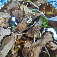 เมนูของร้าน ชวนกิน ก๋วยเตี๋ยวเป็ด ตลาดบองมาร์เช่