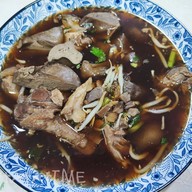เมนูของร้าน ชวนกิน ก๋วยเตี๋ยวเป็ด ตลาดบองมาร์เช่