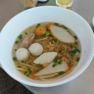 เมนูของร้าน เหล่าเฮงลูกชิ้นปลา ถนนราชพฤกษ์