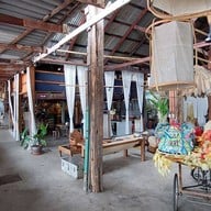 บ้านริมน้ำตลาดน้อย