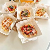 AT Home (bakery & milk tea & ผลไม้พร้อมทาน กรีกโยเกิร์ต)