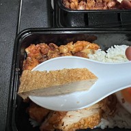 หมูทอดในตำนาน ซอยเรวดี