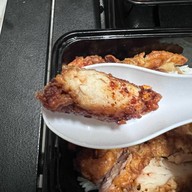 หมูทอดในตำนาน ซอยเรวดี