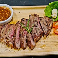 ร้านชำเราย่างเนื้อ