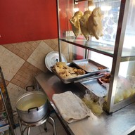 บรรยากาศ ข้าวมันไก่เฮียสันต์ สาขาพหลโยธิน52