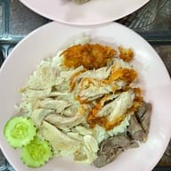 ข้าวมันไก่ไหหลำสันป่าตอง