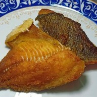 นลินปลาแดดเดียวทอด