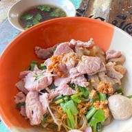 ร้านก๋วยเตี๋ยวเนื้อคุณย่า สูตร50ปี เพชรเกษม 22/1