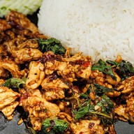 กะเพราปากแตก กะเพราปากแตก