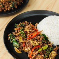 กะเพราปากแตก กะเพราปากแตก