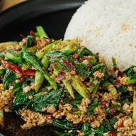 กะเพราปากแตก กะเพราปากแตก