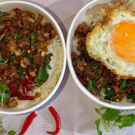 ข้าวยำไก่แซ่บ สาขาตลาดยูเทิร์น