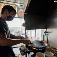 กะเพราปากแตก กะเพราปากแตก