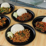 กะเพราปากแตก กะเพราปากแตก