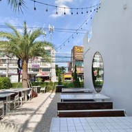 Box Bar Cafe & Dining