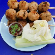 ไส้กรอกอีสาน ขนมจีบ ซาลาเปา บะจ่าง  ร้าน โชกุน ย่างให้ ตลาดพรหมพรณ์