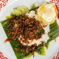 สุกี้ ตามสั่ง น้องกาตูนย์สาขา2 ร้านราดหน้าหมูหมัก กาตูนย์