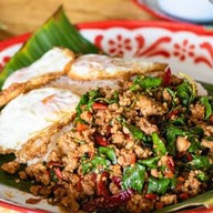 สุกี้ ตามสั่ง น้องกาตูนย์สาขา2 ร้านราดหน้าหมูหมัก กาตูนย์