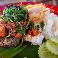 สุกี้ ตามสั่ง น้องกาตูนย์สาขา2 ร้านราดหน้าหมูหมัก กาตูนย์