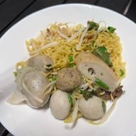 เมนูของร้าน ก๋วยเตี๋ยวลูกชิ้นปลานายใบ้ ติวานนท์ ติวานนท์