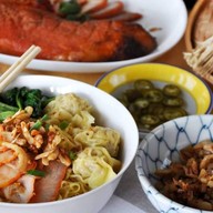 อร่อยดีบะหมี่เกี๊ยว บะหมี่หมูแดงสุขุมวิท 38 (พาราไดซ) -
