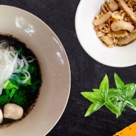 ก๋วยเตี๋ยวเรือ ป ประทีป นิมิตใหม่ นิมิตใหม่