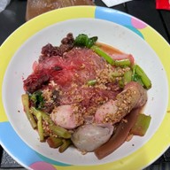 เมนูของร้าน ก๋วยเตี๋ยวลูกชิ้นปลานายใบ้ ติวานนท์ ติวานนท์