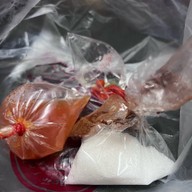 ก๋วยเตี๋ยวลูกชิ้นปลานายใบ้ ติวานนท์ ติวานนท์