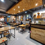 บรรยากาศ กะเพราล้มยักษ์  ก๋วยเตี๋ยวต้มยำ (ราชเทวี)