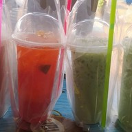 น้ำชา&มะพร้าวปั่นนมสด -