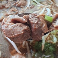 เมนูของร้าน ก๋วยเตี๋ยวหมูตุ๋นนายเป็ด