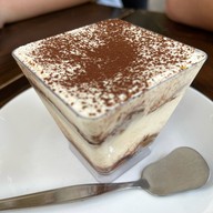 25 Monday cafe'