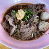 เมนูของร้าน ก๋วยเตี๋ยวนำโชคนำชัย