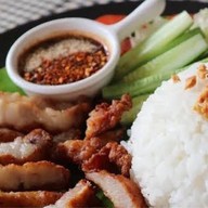 สี่แยกหมูกรอบ