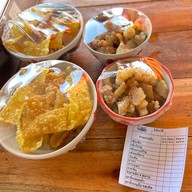 ก๋วยเตี๋ยวเรือเสนาตอง111