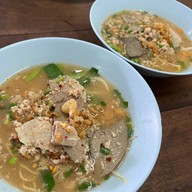 เมนูของร้าน ลุงตี๋ ก๋วยเตี๋ยวหมูสูตรโบราณ