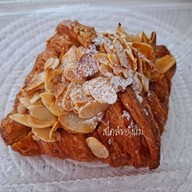 ease coffee&croissanterie
