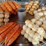 ลูกชิ้น ใจแอ้น ปลาระเบิด(ข้างเซเว่นตรงข้ามสวนนก)