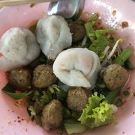 ก๋วยเตี๋ยวลูกชิ้นปลานายใบ้พระราม5 เชิงสะพานพระราม5ฝั่งนนท์