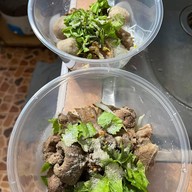 ตามสั่ง หมูกรอบน้ำจิ้มซีฟู้ด