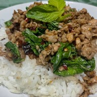 ข้าวไข่เจียวเครื่องแซ่บ&กะเพรา