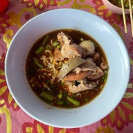 ก๋วยเตี๋ยวเรือเจ้นิด วัดรัตนชัย อยุธยา