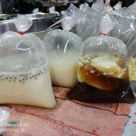 ปาท่องโก๋โบราณ-น้ำเต้าหู้ตลาดเจ้าพรหม