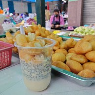 ปาท่องโก๋โบราณ-น้ำเต้าหู้ตลาดเจ้าพรหม