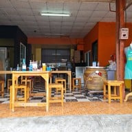 บรรยากาศ ร้านแดดดีหมูแดดเดียว by โกหวัด สาขา1 เซเว่น ตลาดไข่ทอง