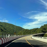 สะพานห้วยตอง